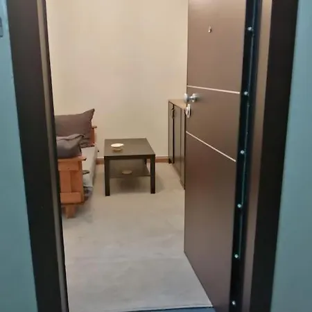 ανακαινισμένο 8 λεπτά από το μετρό. *