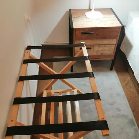 ανακαινισμένο 8 λεπτά από το μετρό.